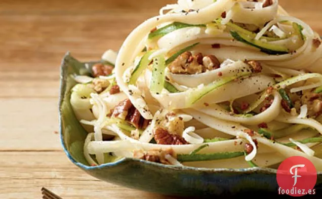 Fettuccine con Calabacín y Pacanas