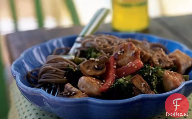 Fideos Soba con Brócoli y Pollo