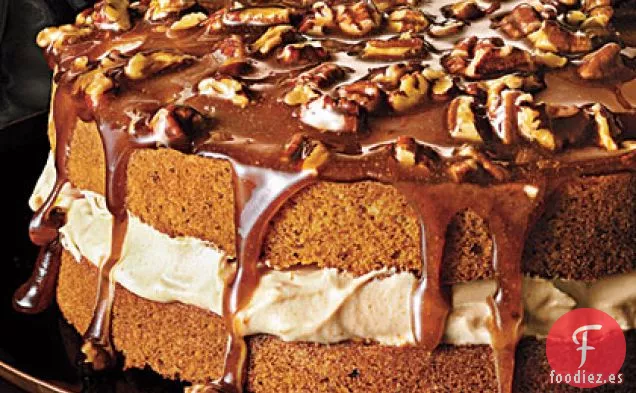 Pastel de Nueces con Mousse de Caramelo y Cobertura de Azúcar Morena