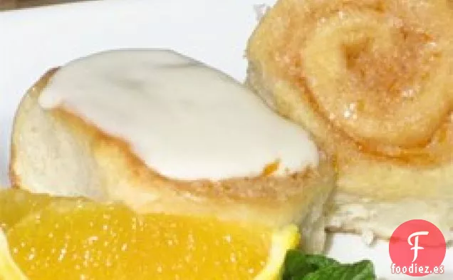 Rollos de Naranja de la Abuela con Glaseado de Queso Crema de Naranja