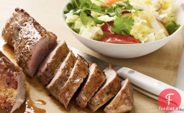 Lomo de Cerdo con Repollo y Ensalada de Manzana