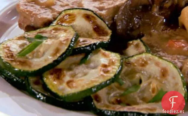 Calabacín Salteado con Ajo y Hierbas