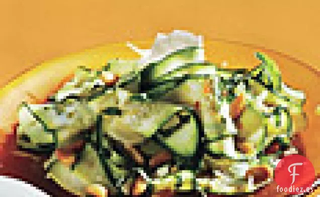 Ensalada de Calabacín Afeitado con Piñones de Parmesano