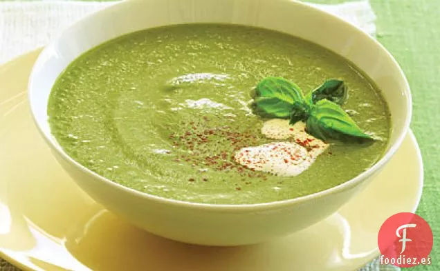 Sopa Cremosa de Calabacín con Albahaca
