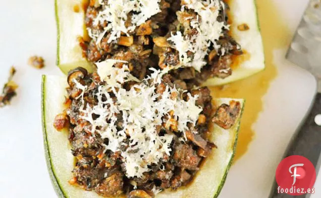 Calabacín Relleno De Salchicha, Champiñones y Salvia