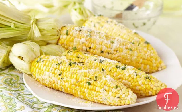 Maíz Fresco con Mantequilla de Parmesano con Limón y Albahaca