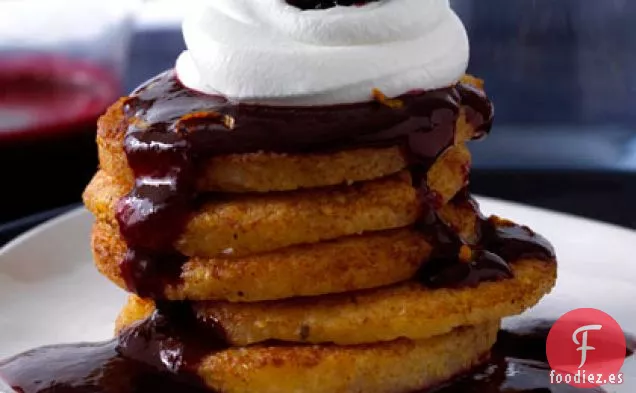 Tortitas de Polenta con Salsa de Mora