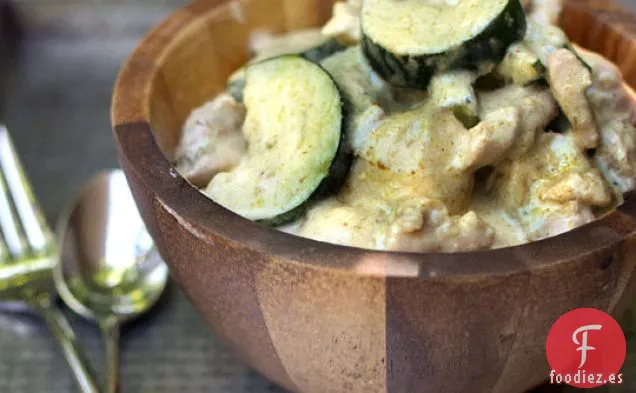 Curry De Coco Verde Tailandés Con Pollo Y Calabacín