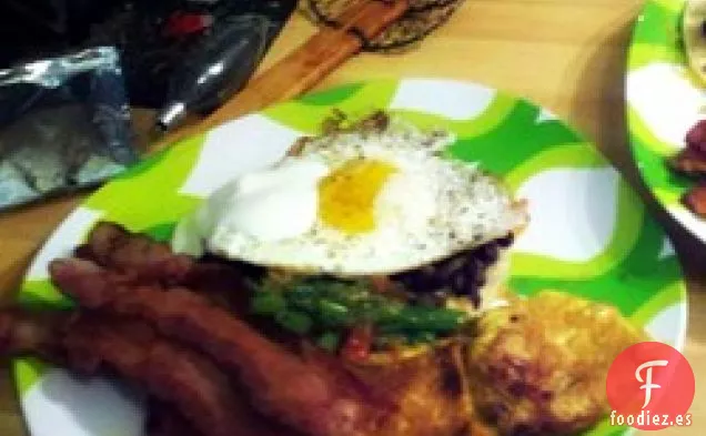 Huevos Rancheros de Frijol Negro