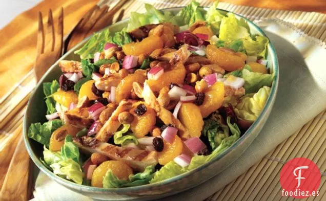 Ensalada de Pollo con Mandarina y Maní