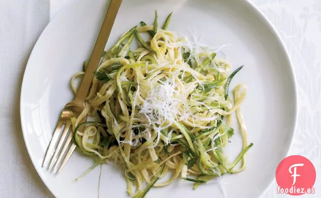 Linguini de Calabacín con Hierbas