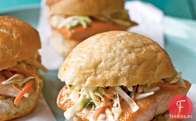 Sándwiches de Carbón Ártico con Ensalada de Estragón y Limón