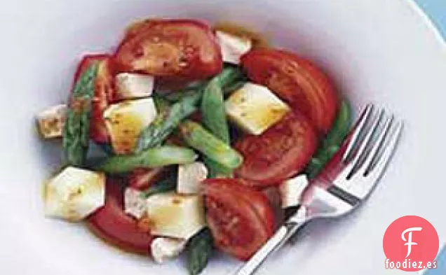 Ensalada de Primavera con Pollo Asado