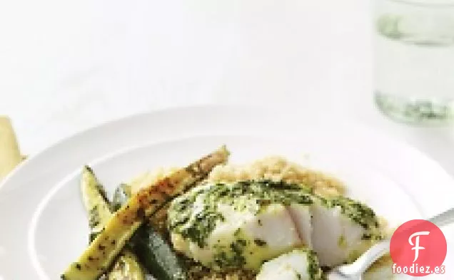 Filetes De Pescado Con Hierbas, Calabacín Y Cuscús integral