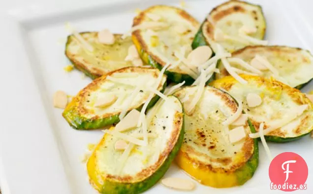 Ensalada De Calabacín Con Limón, Almendras Y Parmesano