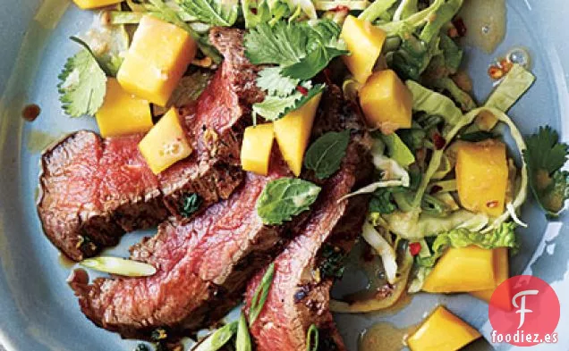 Bistec Asiático a la Parrilla con Ensalada de Mango