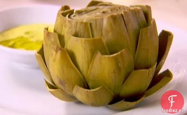 Alcachofas al Vapor con Salsa de Azafrán de Almendras