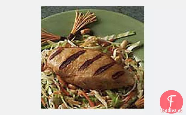 Pollo Asiático con Ensalada de Maní