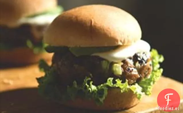 Hamburguesas Chipotle de Cheddar con Frijoles Negros