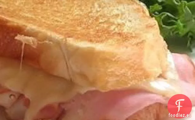 Sándwich a la Parrilla con Cordón de Pollo