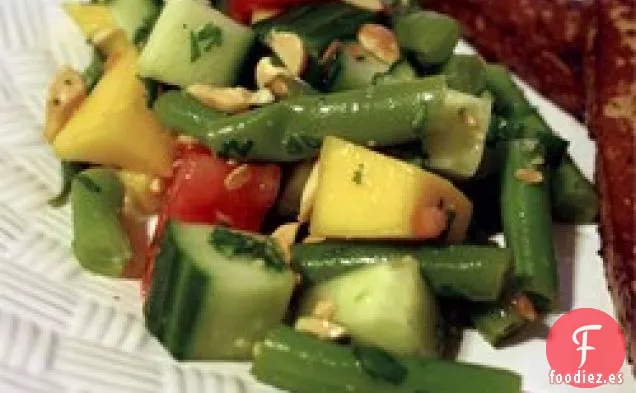 Ensalada de Confeti de Inspiración Tailandesa