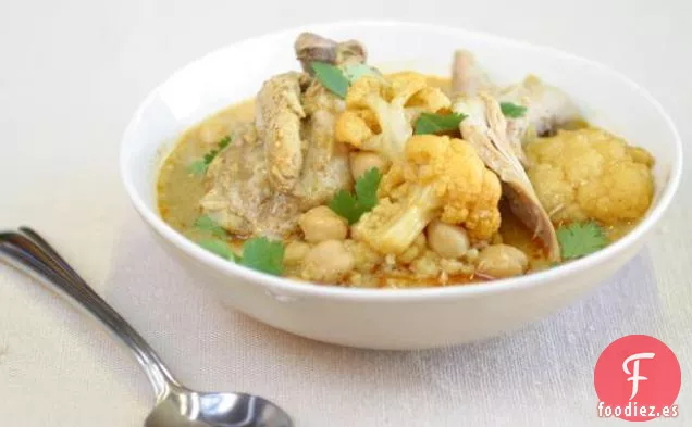 Pollo al Curry Cocido a Fuego Lento con Coliflor