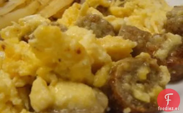 Revuelto de Salchichas, Huevos y Queso