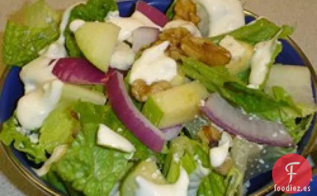 Romaine Con Manzana, Nueces y Queso Azul