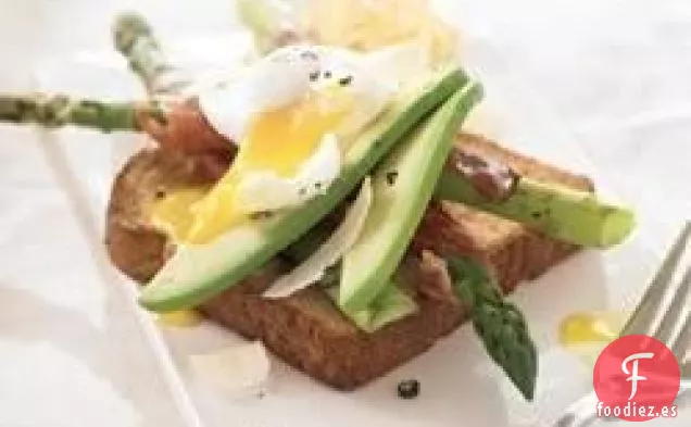 Sándwich de Jamón y Huevo de Espárragos de Primavera