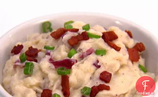 Patatas Trituradas con Suero de Mantequilla y Tocino