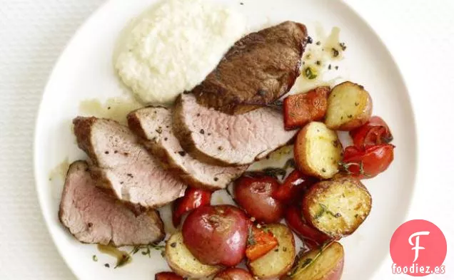 Cerdo Asado y Patatas Con Puré de Manzana Cremoso