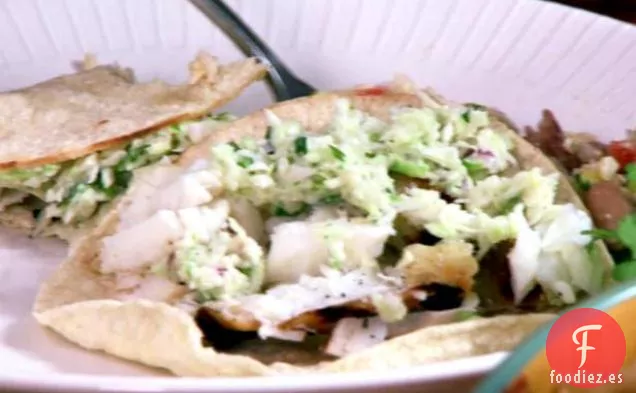Tacos de Pescado Sureño a la Parrilla con Repollo