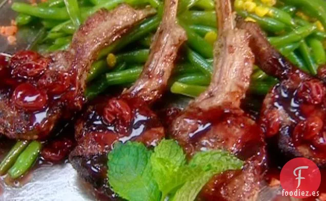 Chuletas de Cordero con Salsa de Menta y Cereza