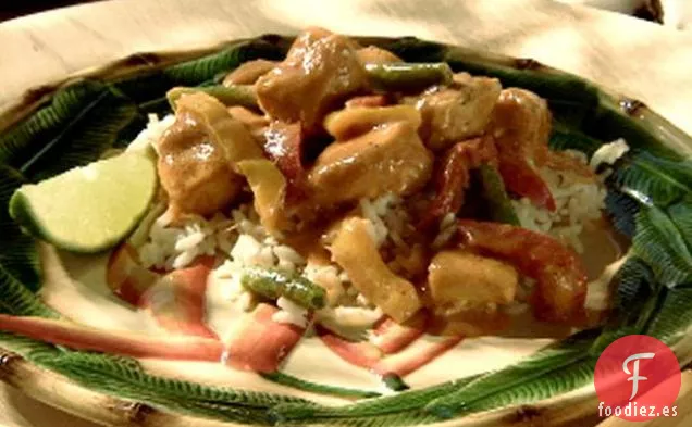 Pollo con Salsa de Curry de Cacahuete