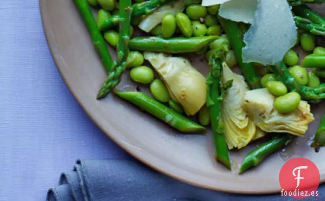 Ensalada de Alcachofa, Edamame y Espárragos