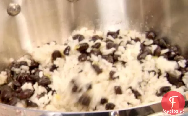 Frijoles Negros y Arroz de Bolo