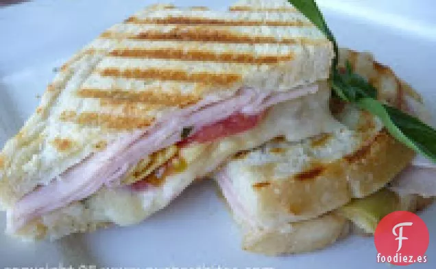 Panini De Pavo Ahumado Y Alcachofa