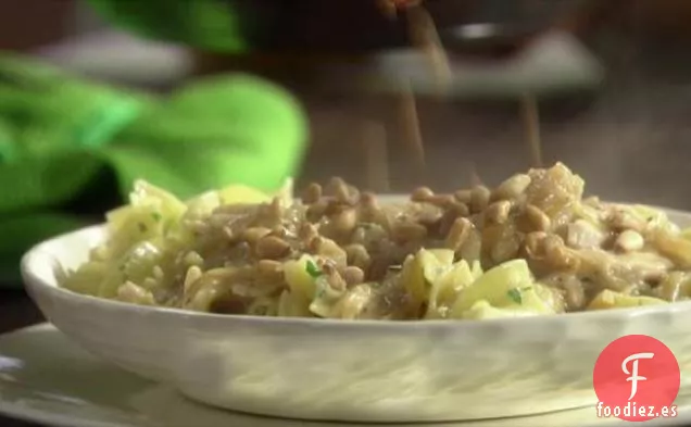 Pavo Asado, Hinojo y Cebolla con Fideos de Huevo con Mantequilla