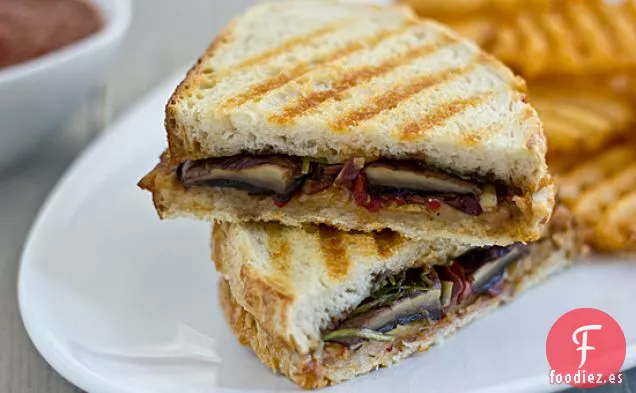 Panini De Portabella A La Parrilla Con Tapenade De Alcachofa