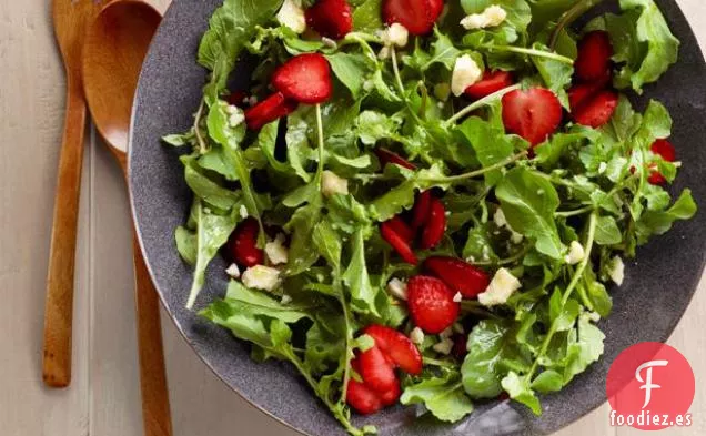 Ensalada De Rúcula Y Fresa Con Vinagreta De Lima Dulce