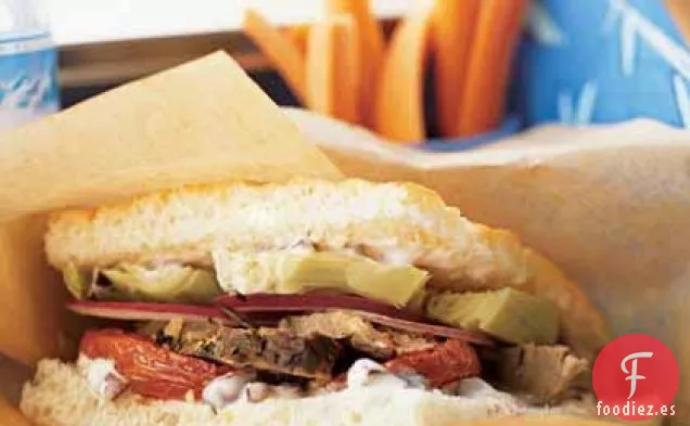 Sándwiches de Cordero, Tomate Asado y Alcachofa con Untar de Aceitunas