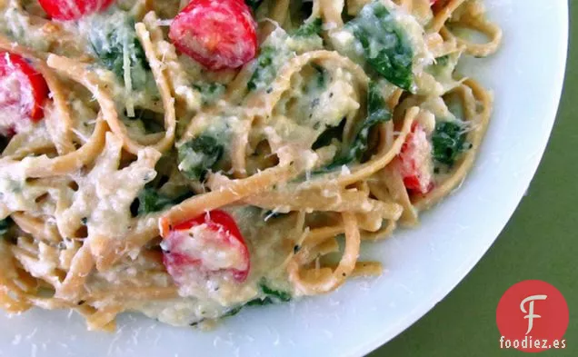 Pasta Con Salsa De Alcachofas, Espinacas Y Tomates