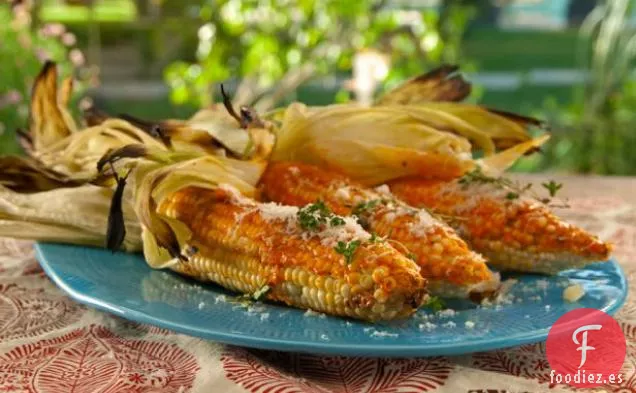 Maíz a la Parrilla con Mantequilla de Pimiento de Piquillo y Manchego Rallado