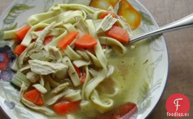 Sopa de Fideos con Pollo y Romero