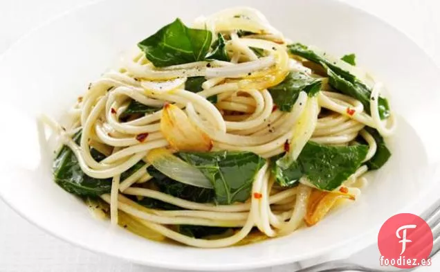Espaguetis con Ajo y verduras