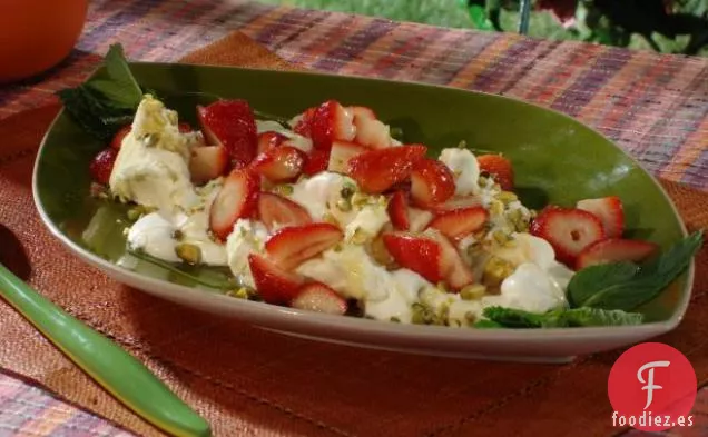 Fresas Maceradas de Limoncello con Mascarpone y Pistachos
