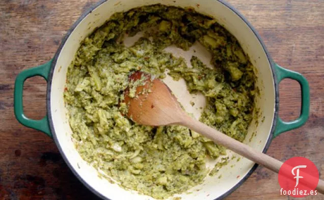 Brócoli Cocido Largo Con Suero De Mantequilla