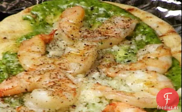 Pizza de Pesto de Cilantro y Camarones a la Parrilla