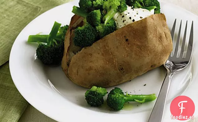 Patatas Al Horno Con Brócoli y Crema Agria
