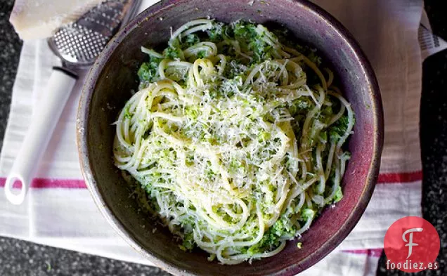 Espaguetis Con Pesto De Crema De Brócoli